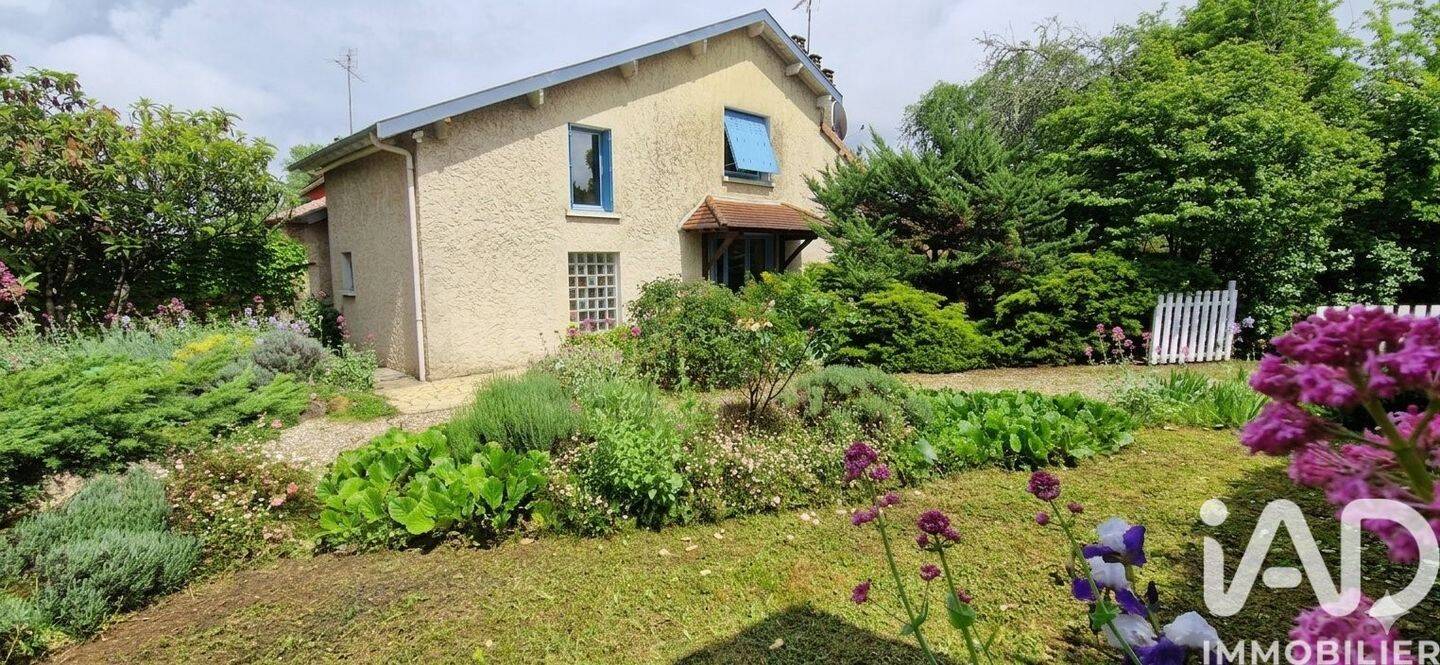 Maison 5 pièces 104 m² · à Vallereuil · 104 m² · 137 000 €
