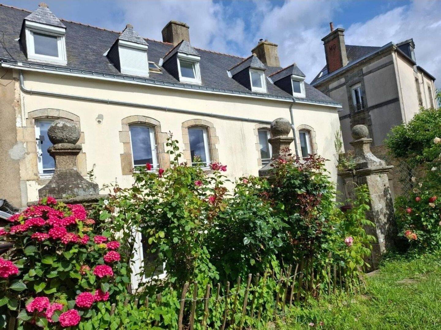 Maison 9 pièces 238 m² · à Locminé · 238 m² · 378 000 €