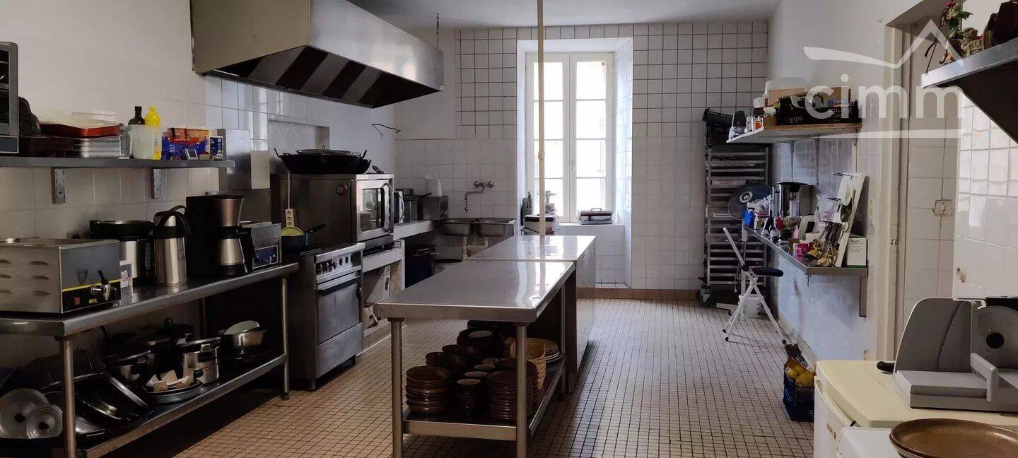 Maison 14 pièces 560 m² · à Cordes-sur-Ciel · 560 m² · 498 000 €