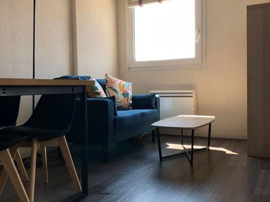 Appartement à louer 640 € 2 pièces 1 chambre 28 m² Étage 2/5 Quartier du Centre Le Mans 72000