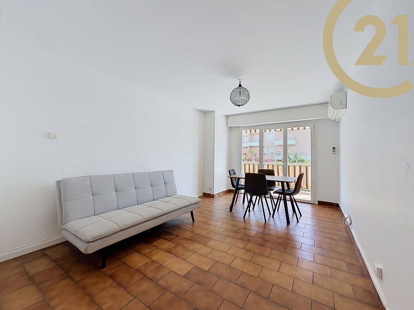 Appartement 3 pièces 64 m² · à Fréjus · 63,7 m² · 1 050 €/mois