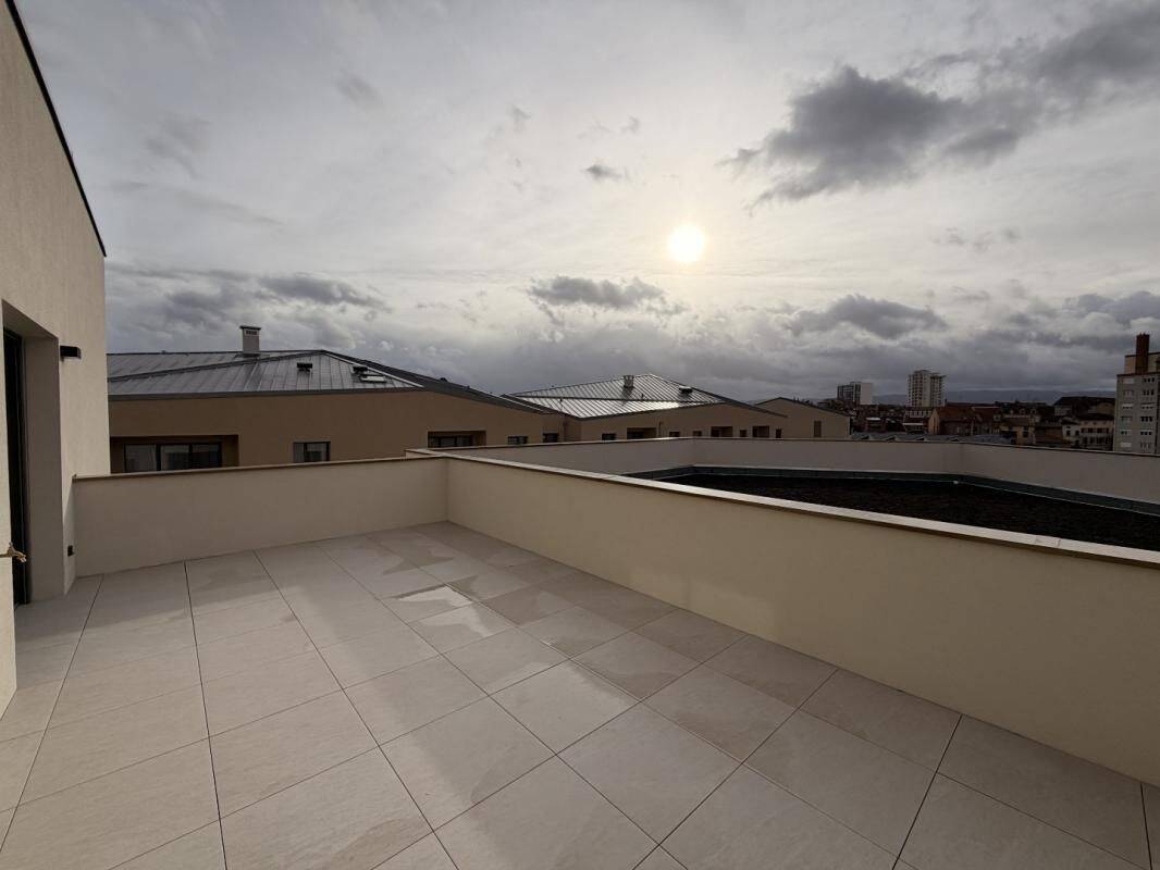 Appartement 2 pièces 107 m² · à Roanne · 107 m² · 1 470 €