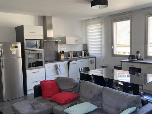 Appartement à louer - logement étudiant 899 € 3 pièces 2 chambres 69,8 m² 1er étage Centre Melun 77000
