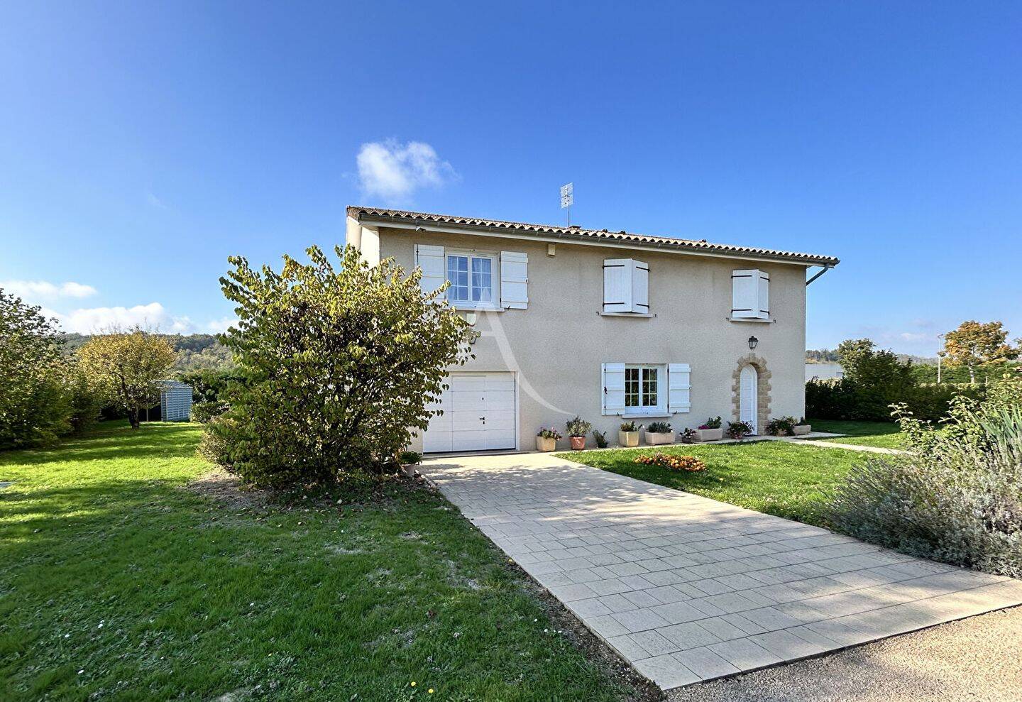 Maison 6 pièces 137 m² · à Saint-Martin-Belle-Roche · 136,5 m² · 275 000 €