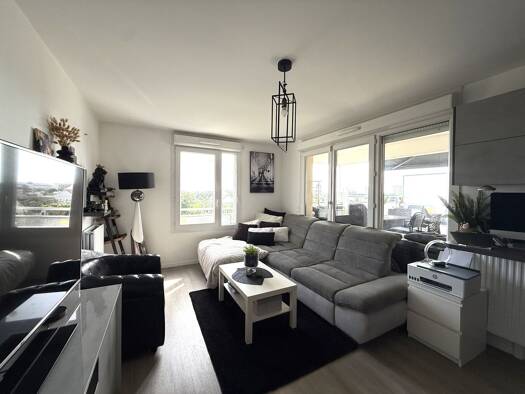 Appartement à vendre 265 000 € 4 pièces 3 chambres 78 m² Étage 4/4 Melun 77000