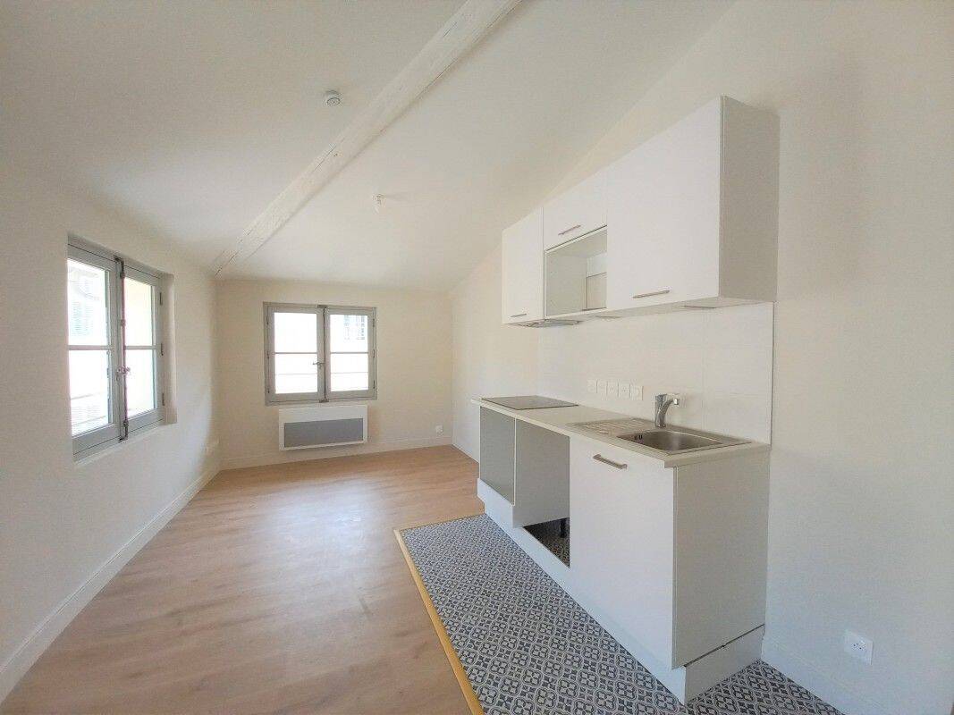 Appartement 2 pièces 38 m² · à Aix-en-Provence · 38 m² · 759 €