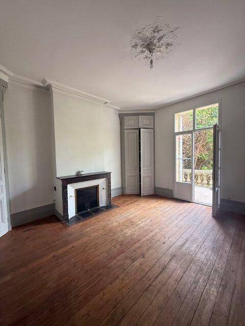 Maison 7 pièces 217 m² · à Bergerac · 217 m² · 1 440 €/mois