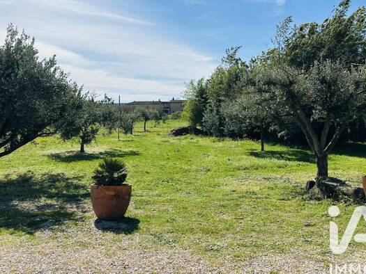 Mas à vendre 735 000 € 5 pièces 4 chambres 270 m² 9 610 m² de terrain Saint-Quentin-la-Poterie 30700