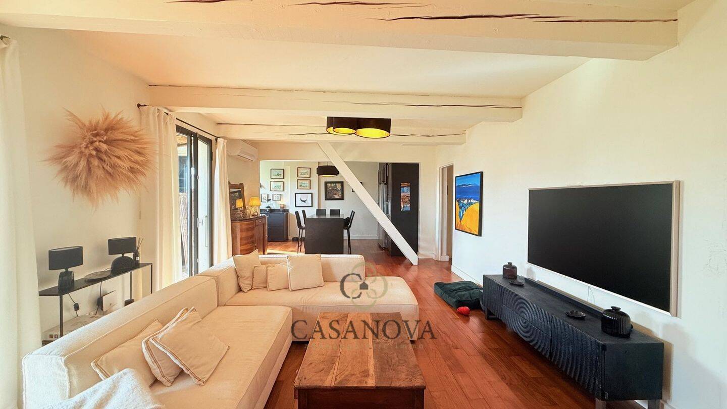 Maison 6 pièces 157 m² · à Fleury · 157 m² · 590 000 €