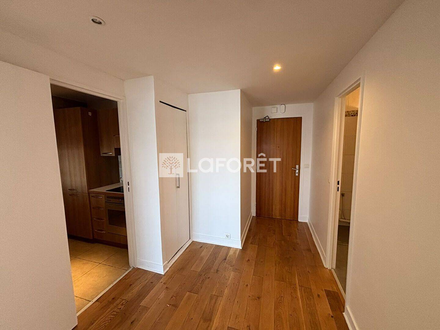 Appartement 2 pièces 57 m² · à Paris 15ème Arrondissement · 57,2 m² · 2 130 €/mois