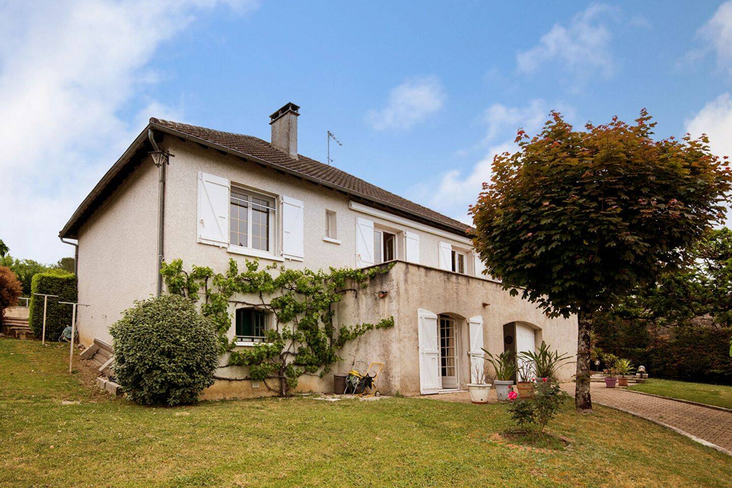Exclusivité : Maison calme absolu à 2 minutes du centre-ville.
