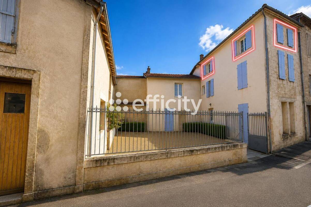 Appartement 3 pièces 67 m² · à Saint-Jean-d'Angély · 66,9 m² · 97 000 €