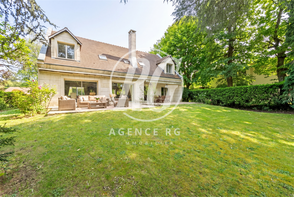 Maison 8 pièces 286 m² · à Vaucresson · 286,5 m² · 1 750 000 €
