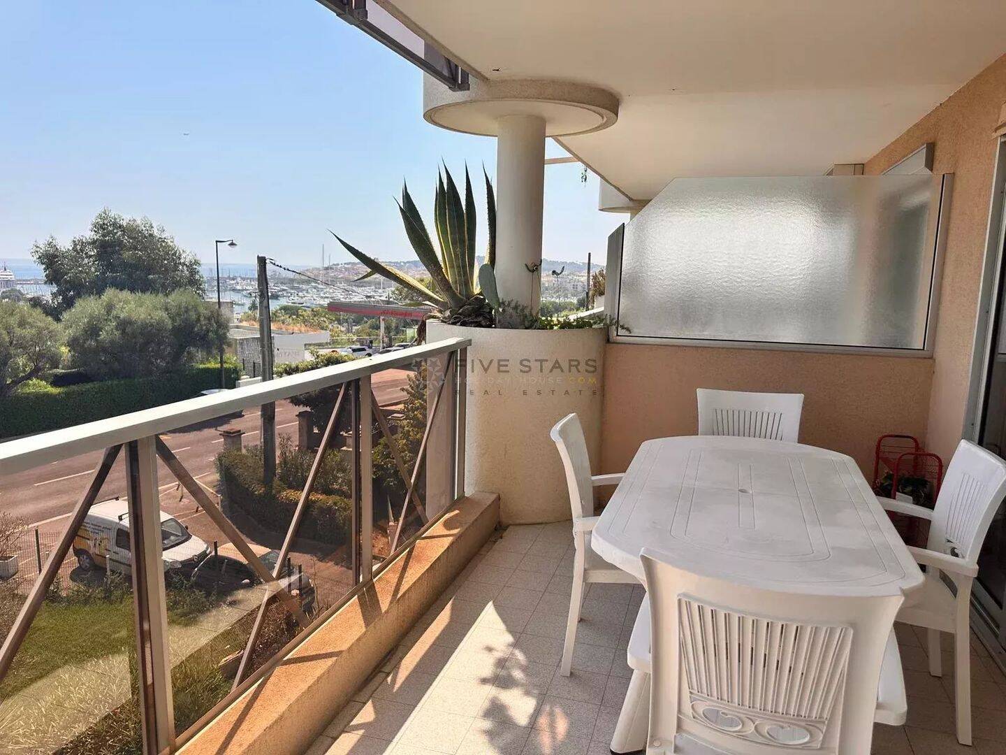 Appartement 2 pièces 49 m² · à Antibes · 49 m² · 1 150 €