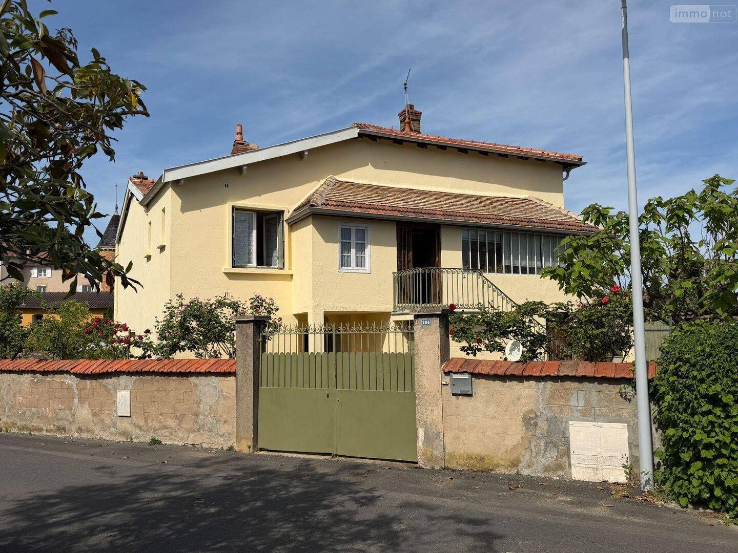 Maison 6 pièces 141 m² · à Mâcon · 141 m² · 165 000 €
