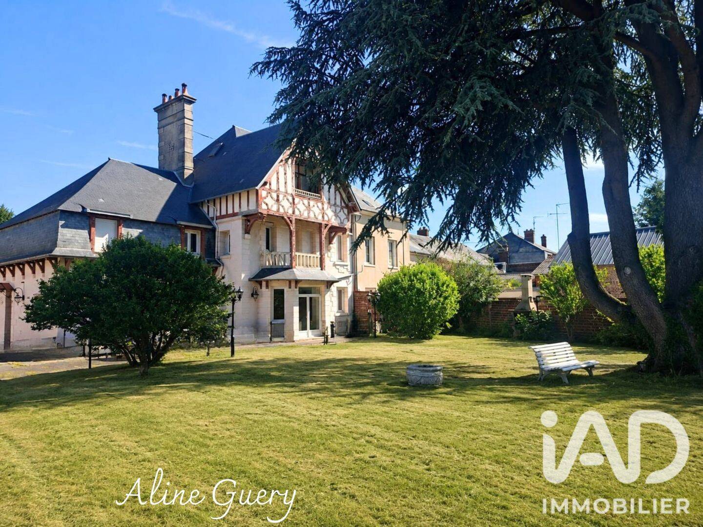 Maison 9 pièces 328 m² · à Étrépagny · 327,5 m² · 416 000 €