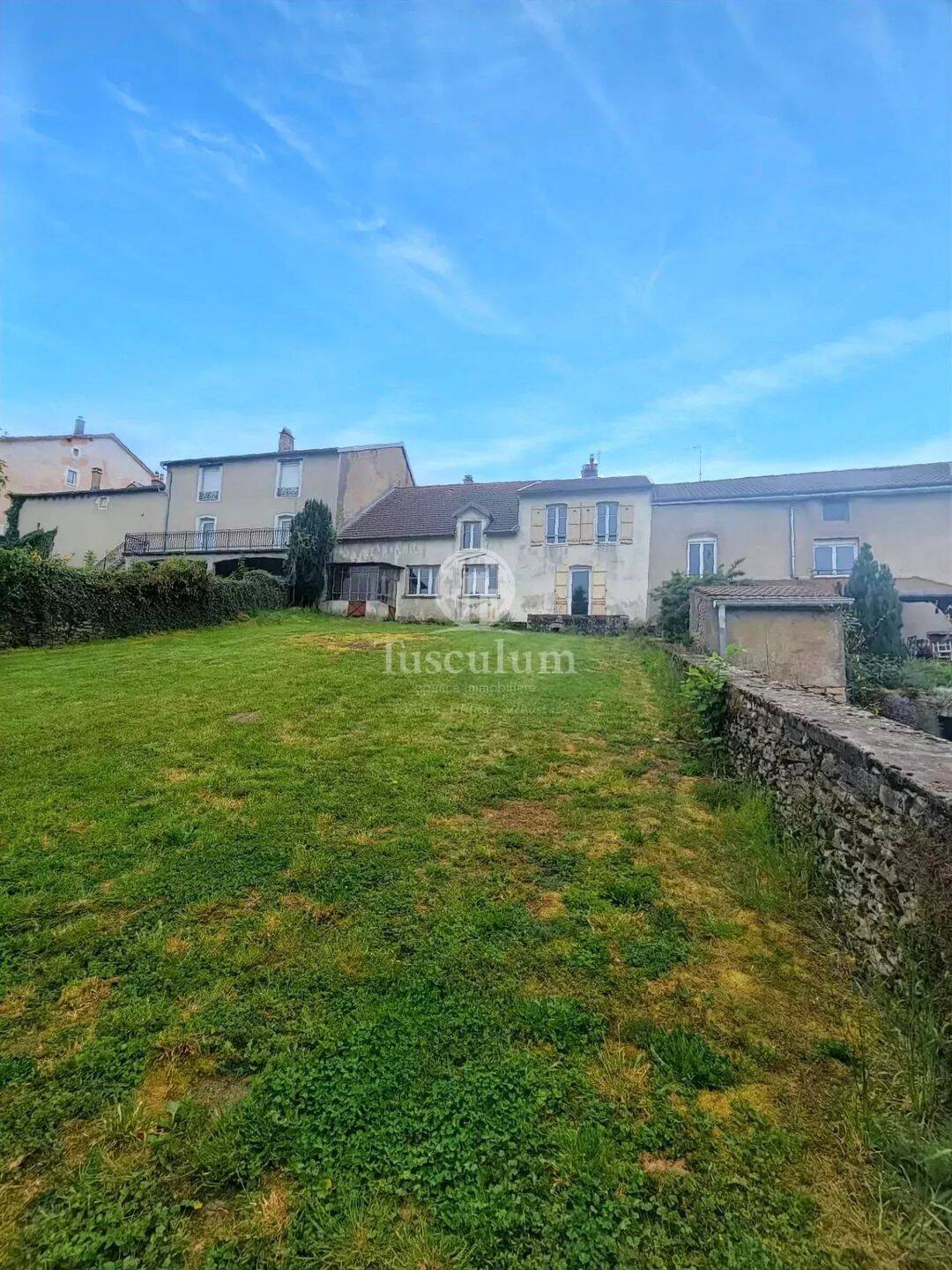 Maison 210 m² · à Bourmont-Entre-Meuse-Et-Mouzon · 209,8 m² · 59 900 €