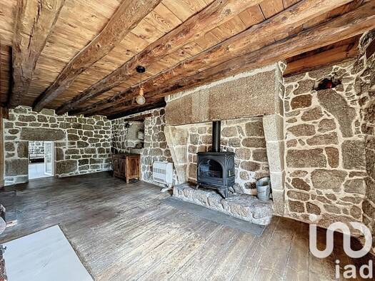 Maison à vendre 192 000 € 5 pièces 4 chambres 210 m² 332 m² de terrain Serverette 48700