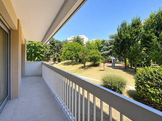 Appartement à vendre 399 990 € 3 pièces 2 chambres 68,2 m² Étage 1/6 Le Centre Maisons-Alfort 94700