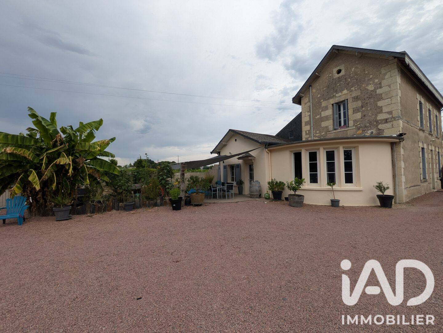 Maison 6 pièces 147 m² · à Benais · 147 m² · 210 000 €