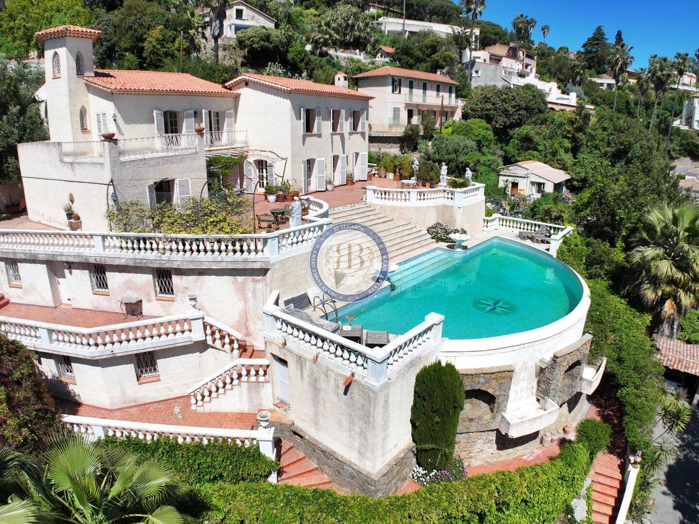 Maison 14 pièces 254 m² · à Vallauris · 254 m² · 1 890 000 €