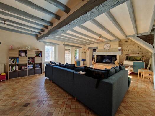 Maison à vendre 169 990 € 7 pièces 3 chambres 206 m² 2 120 m² de terrain Ligueil 37240