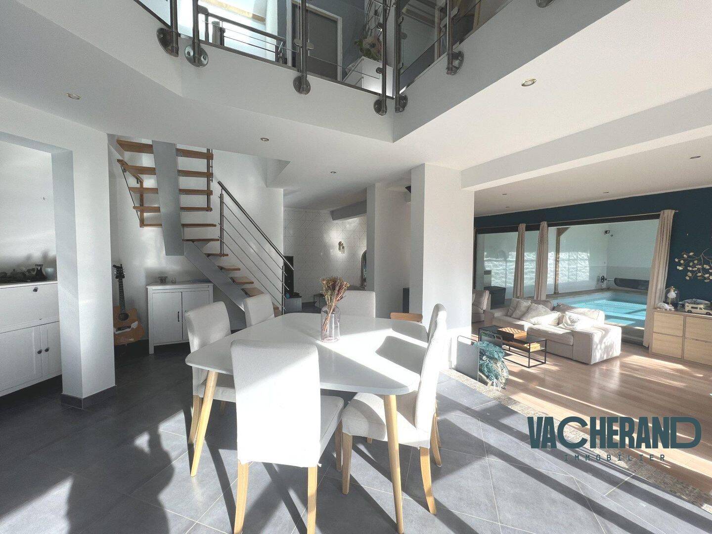 Maison 10 pièces 220 m² · à Saint-Jans-Cappel · 220 m² · 795 600 €