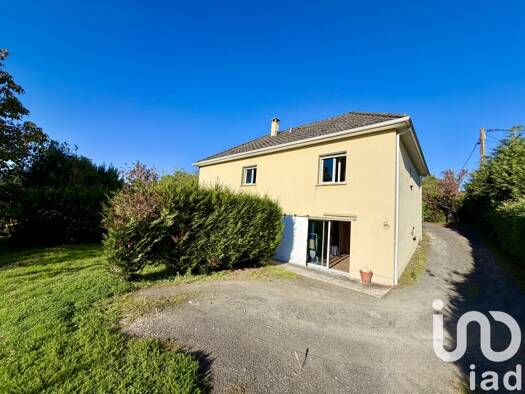 Maison de plain-pied à vendre 165 000 € 5 pièces 2 chambres 155 m² 911 m² de terrain Lubersac 19210