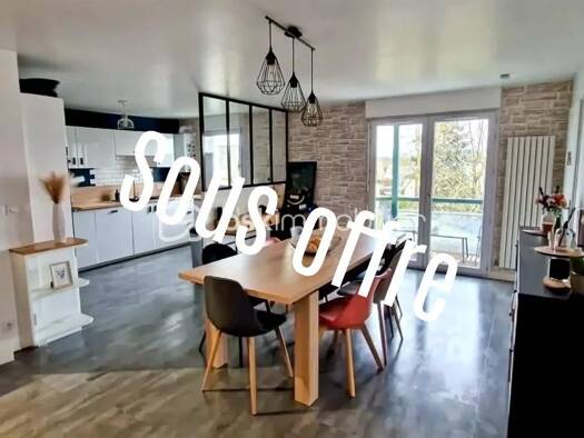 Duplex à vendre 220 000 € 4 pièces 2 chambres 83 m² Étage 1/1 Châteaubourg 35220