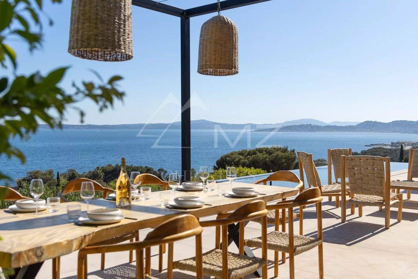 Maison 8 pièces 366 m² · à Roquebrune-sur-Argens · 365,8 m² · 5 450 000 €
