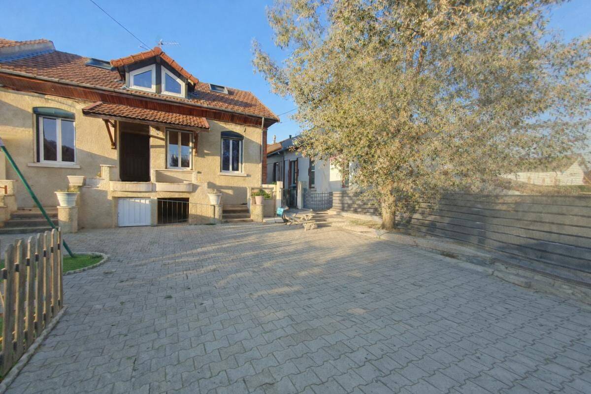 Maison 7 pièces 130 m² · à Riorges · 130 m² · 178 000 €