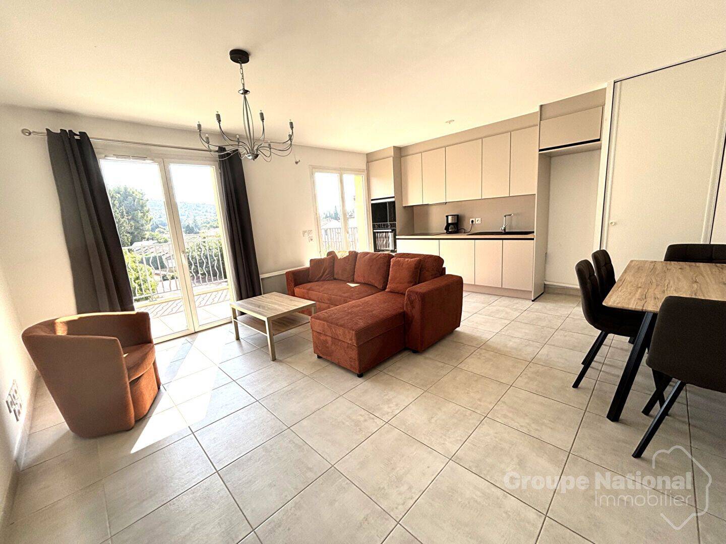 Appartement 3 pièces 67 m² · à Eyguières · 67,1 m² · 1 196 €