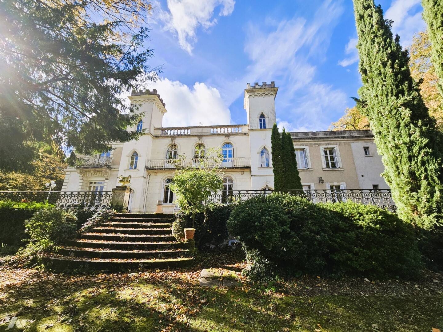 Maison 19 pièces 640 m² · à Tours · 640 m² · 1 976 000 €