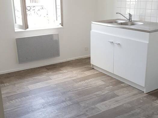 Appartement à louer 410 € 2 pièces 1 chambre 39 m² Étage 1/1 Bourgeau Romorantin-Lanthenay 41200