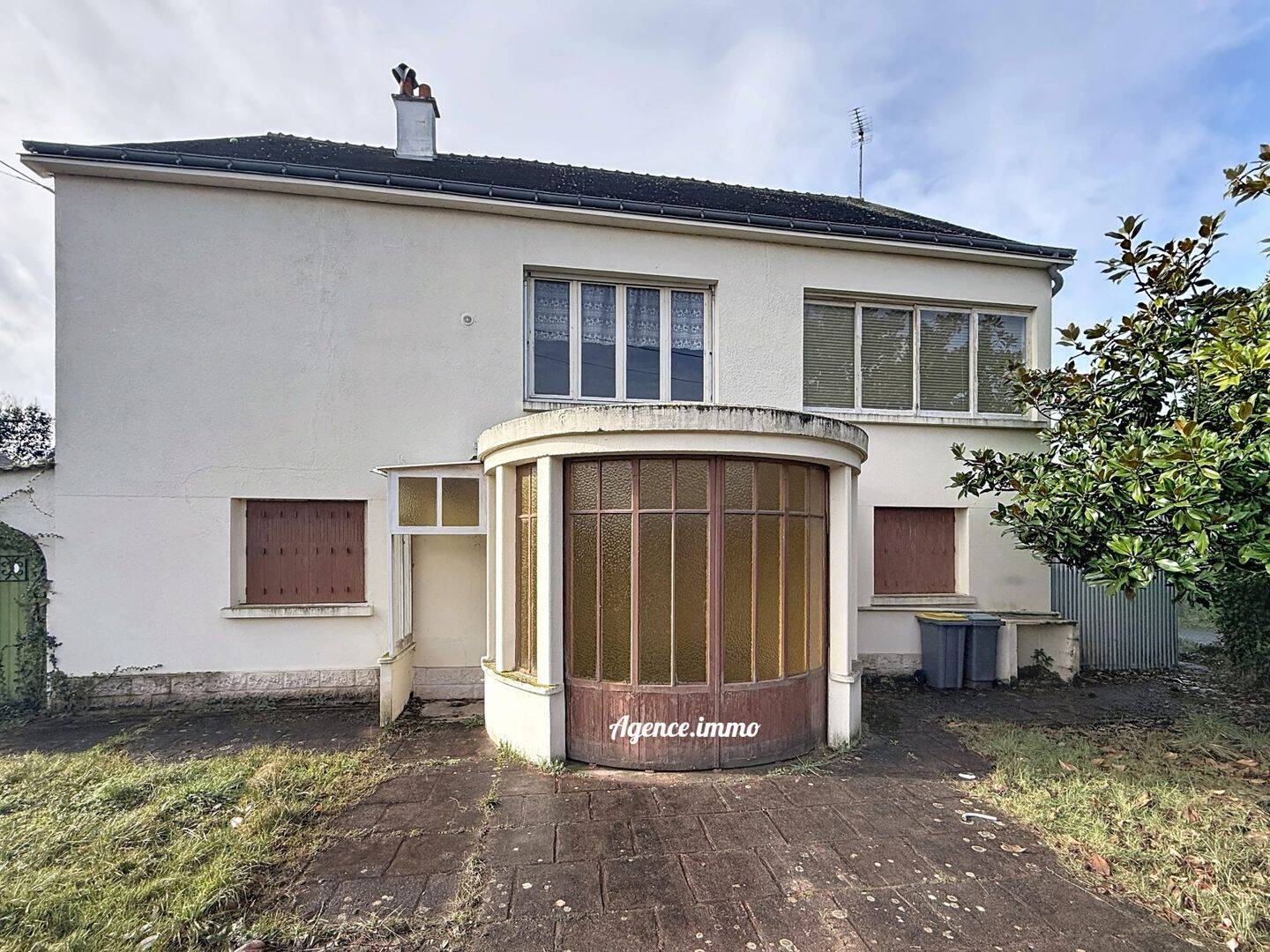 Maison 5 pièces 144 m² · à Nazelles-Négron · 143,7 m² · 180 000 €