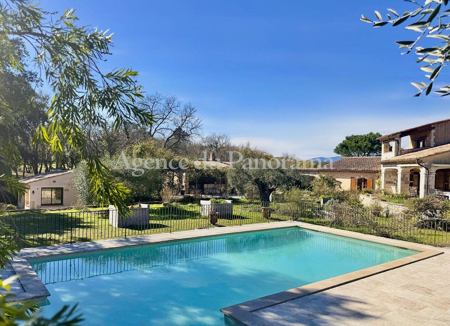 Maison 7 pièces 257 m² · à Le Tignet · 256,8 m² · 1 155 000 €