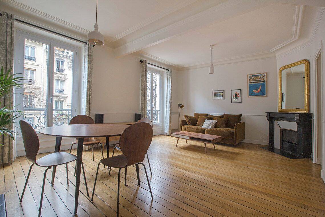 Appartement 2 pièces 46 m² · à Paris 18ème Arrondissement · 46 m² · 1 803 €