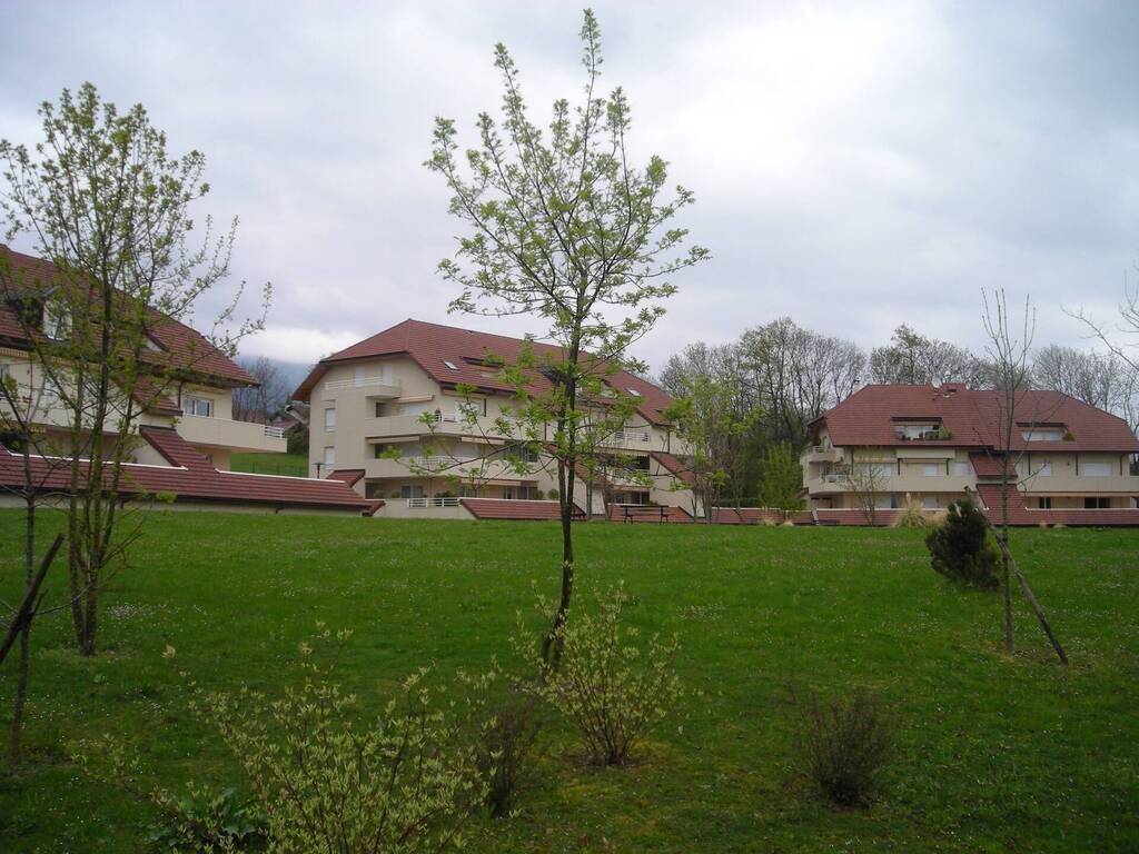 Appartement 5 pièces 133 m² · à Divonne-les-Bains · 133,4 m² · 3 220 €