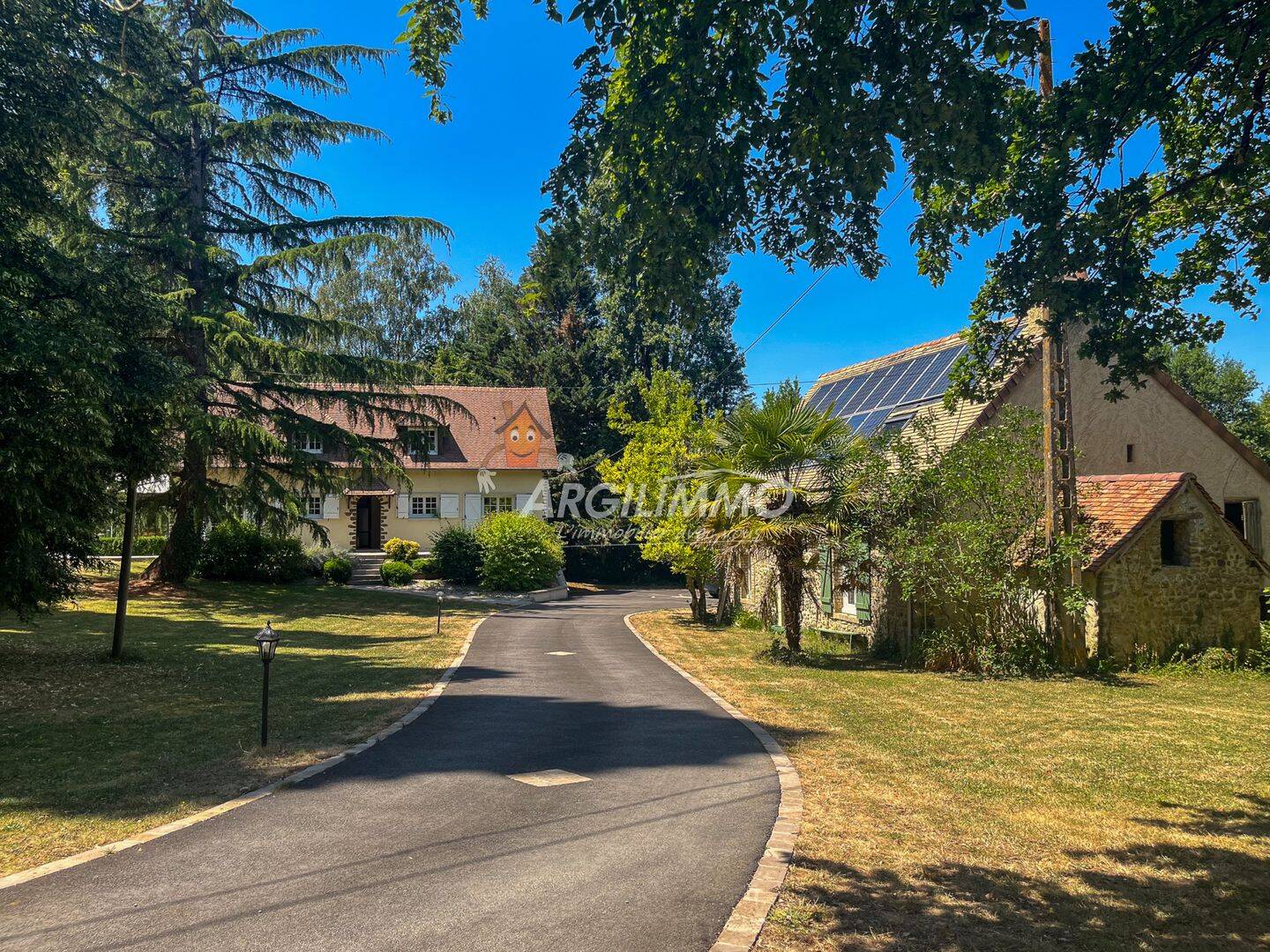 Maison 9 pièces 223 m² · à Surfonds · 223 m² · 327 600 €