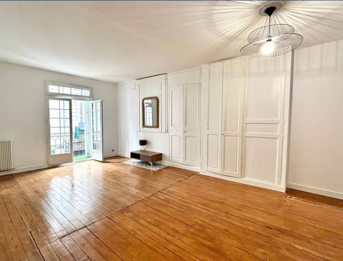 Appartement 1 pièce 81 m² · à Tours · 81 m² · 1 290 €/mois
