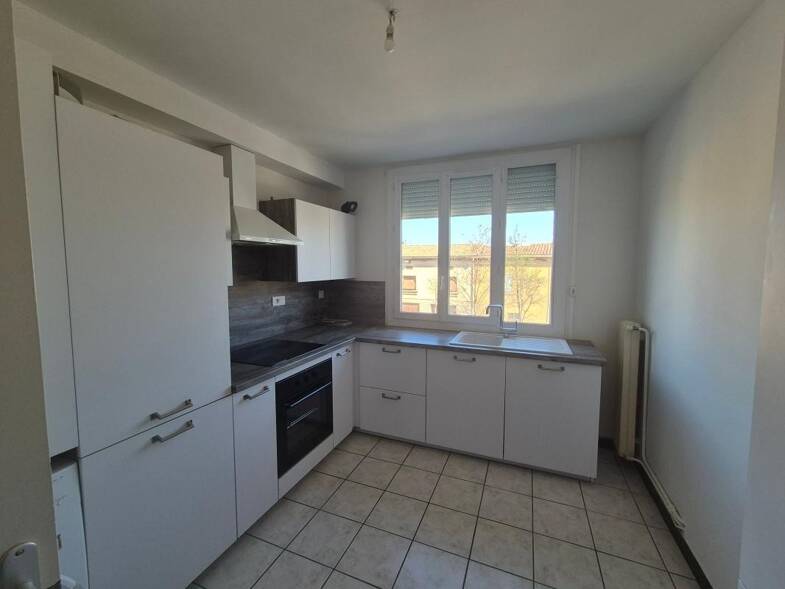 Appartement à louer 520 € 2 pièces 1 chambre 1er étage Sud Pont-Saint-Esprit 30130