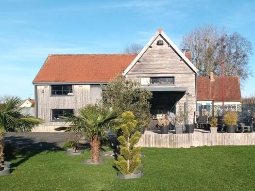 Maison à vendre 283 000 € 3 pièces 2 chambres 186 m² 1 840 m² de terrain Doudelainville 80140