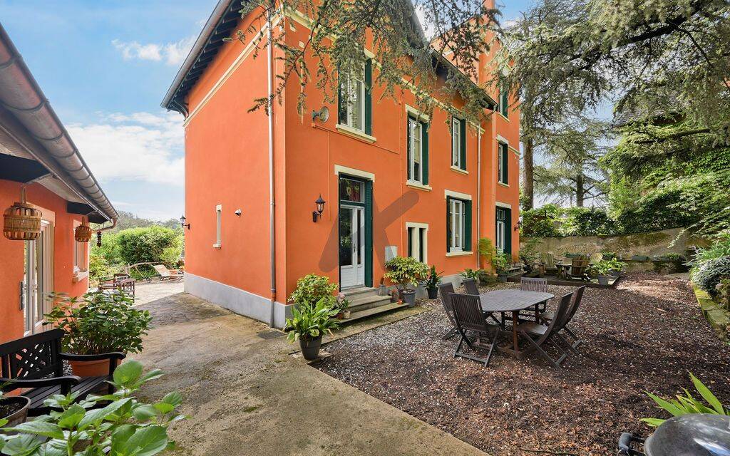Maison 7 pièces 207 m² · à Rillieux-la-Pape · 206,8 m² · 799 000 €