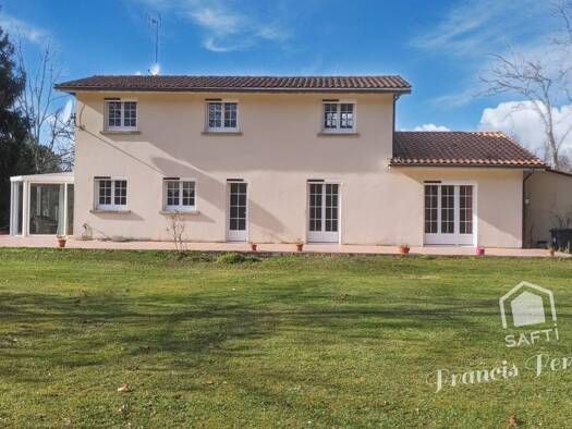 Maison à vendre 405 000 € 6 pièces 4 chambres 220 m² 2 313 m² de terrain Cissac-Médoc 33250