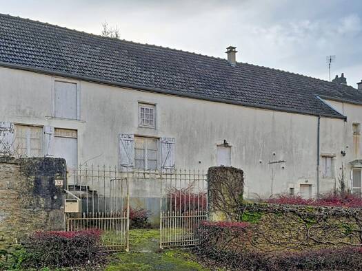 Maison à vendre 91 000 € 5 pièces 4 chambres 813 m² de terrain Luzy-sur-Marne 52000