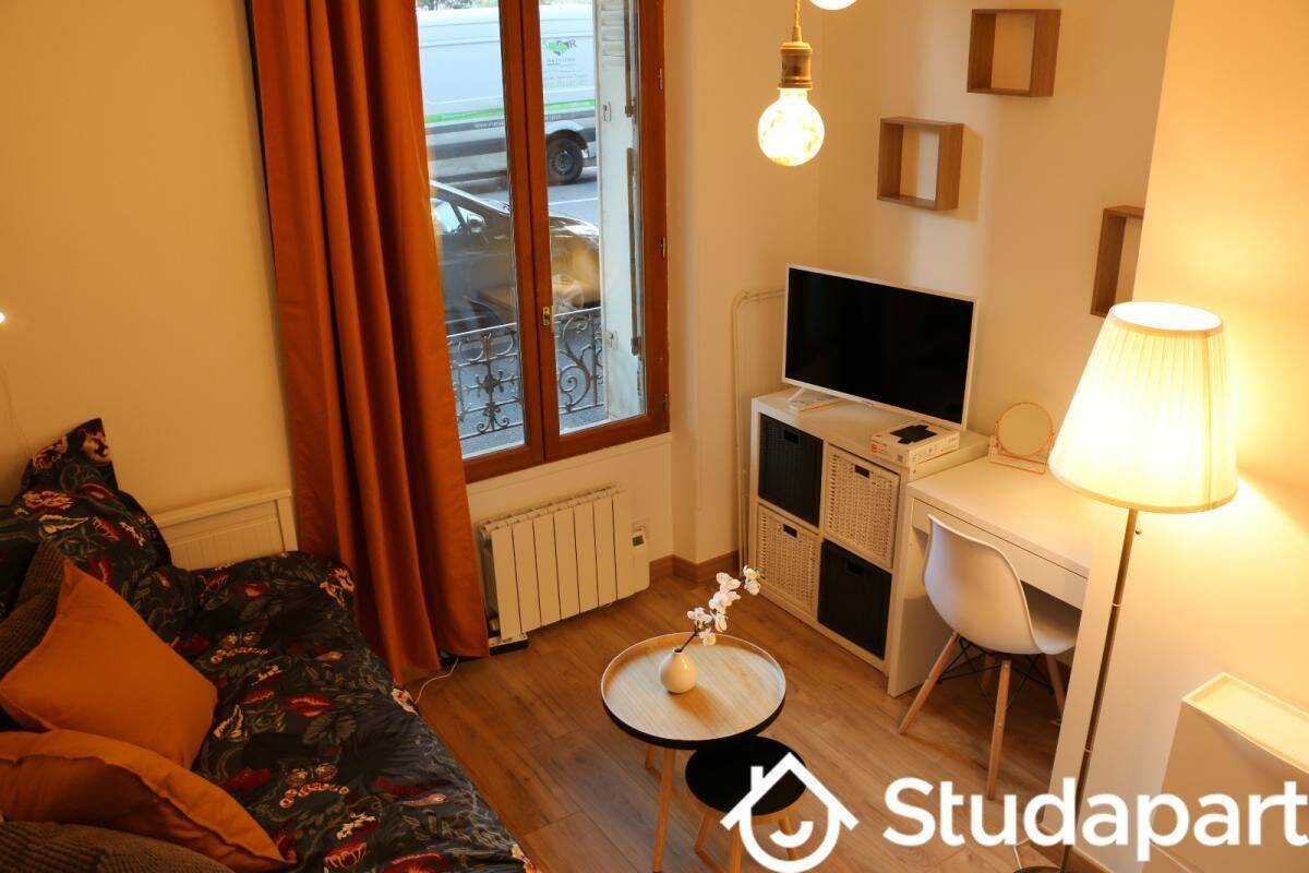 1 pièce 9 m² · à Ivry-sur-Seine · 9 m² · 650 €/mois