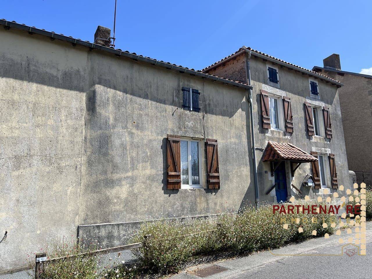 Maison 6 pièces 116 m² · à Lhoumois · 115,8 m² · 99 900 €