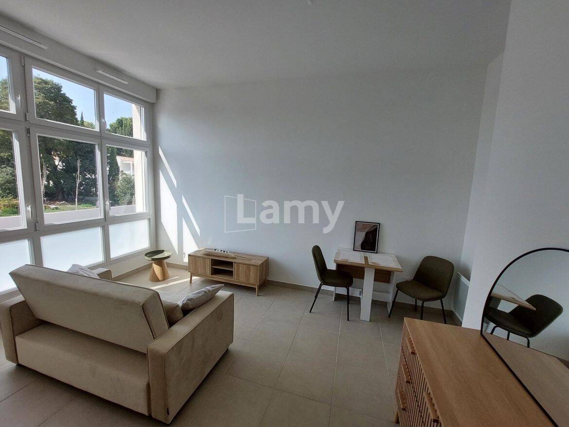 Appartement 1 pièce 29 m² · à Saint-Rémy-de-Provence · 28,5 m² · 700 €/mois
