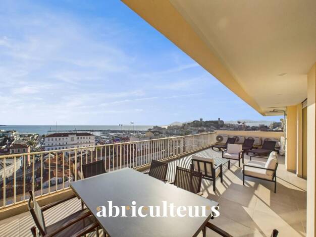 Appartement à vendre 1 575 000 € 3 pièces 2 chambres 78 m² 8ème étage Petit Juas Cannes 06400