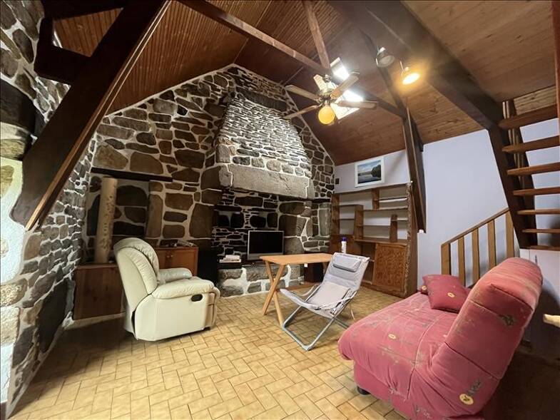 Maison à louer 754 € 6 pièces 4 chambres 110 m² disponible à partir du 09/05/2025 Rostrenen 22110